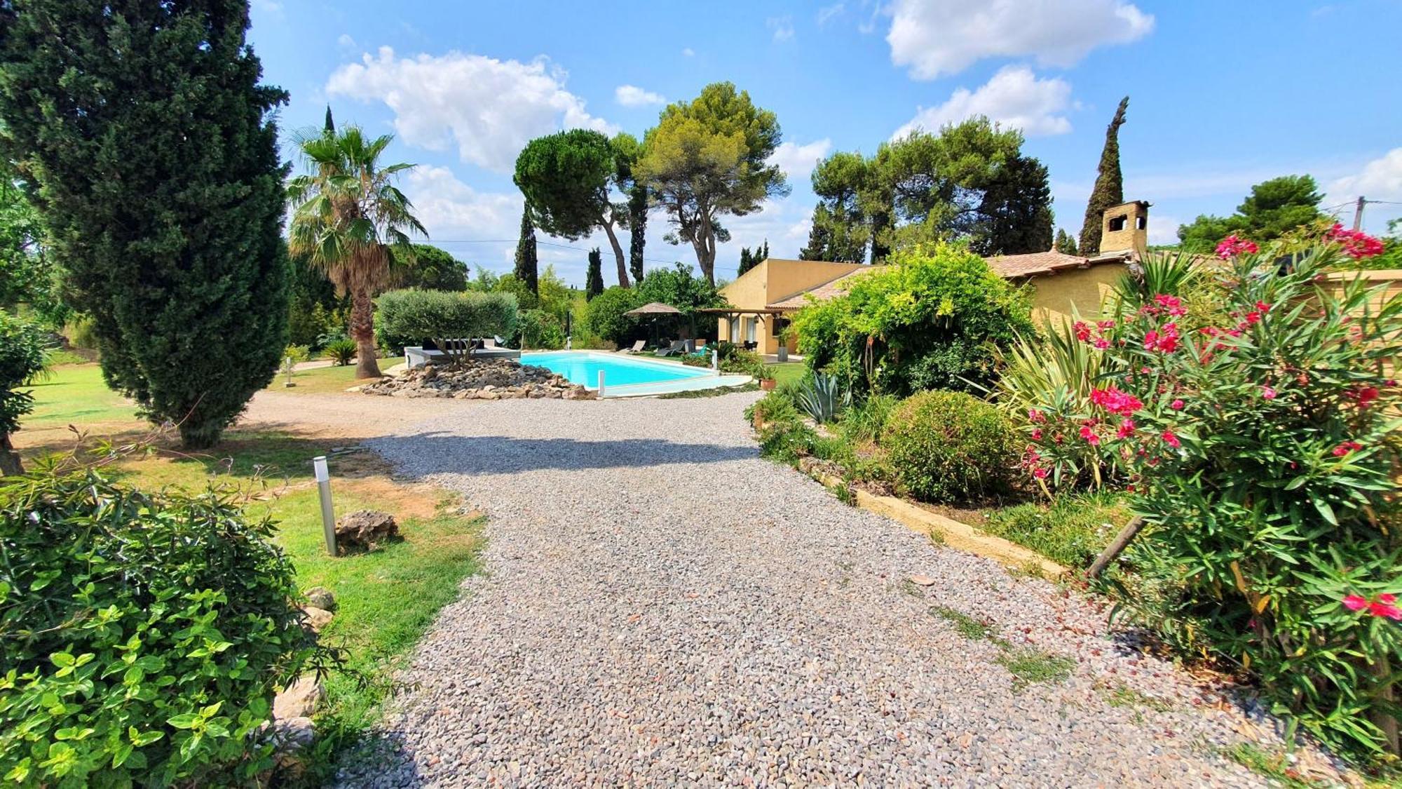 Villa Spacieuse A Beziers Avec Piscine Privee Et Jacuzzi Exterior foto