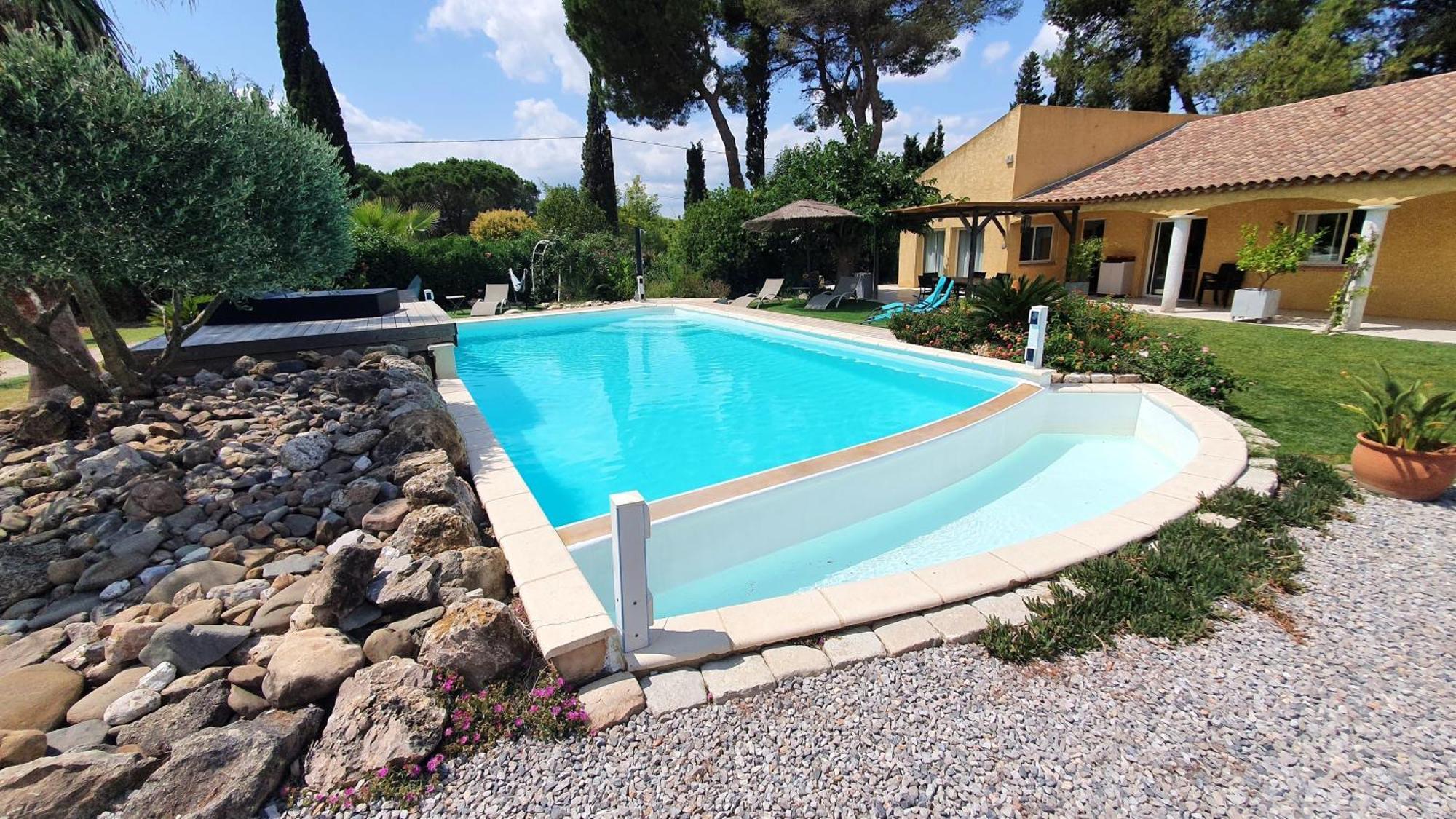 Villa Spacieuse A Beziers Avec Piscine Privee Et Jacuzzi Exterior foto